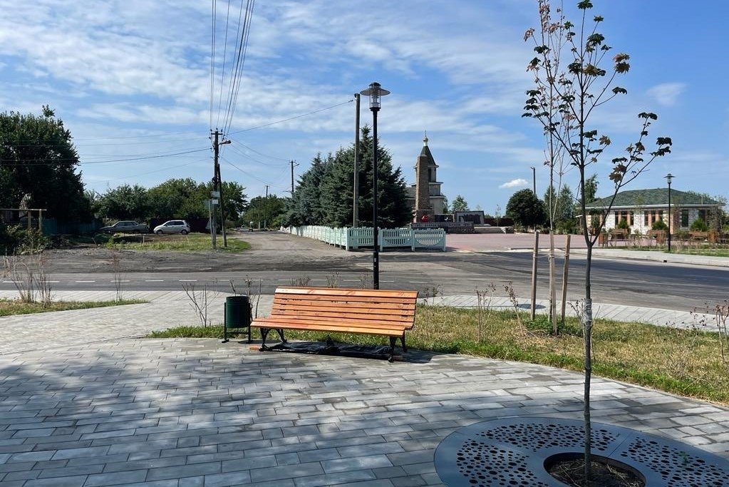 В селе Весело-Вознесенка Неклиновского района завершено благоустройство парка